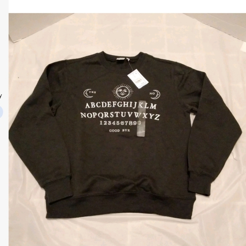 Quija NWT sweatshirt Halloween Women's Medium